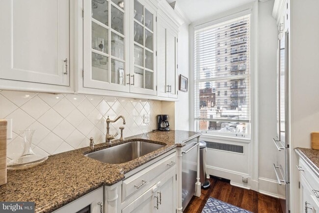 Building Photo - 237 S 18th St