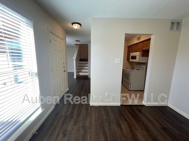 Building Photo - 5516 Lewis Ct