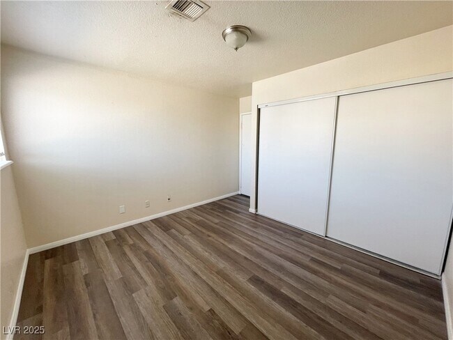 Building Photo - 6917 Mendon Ln