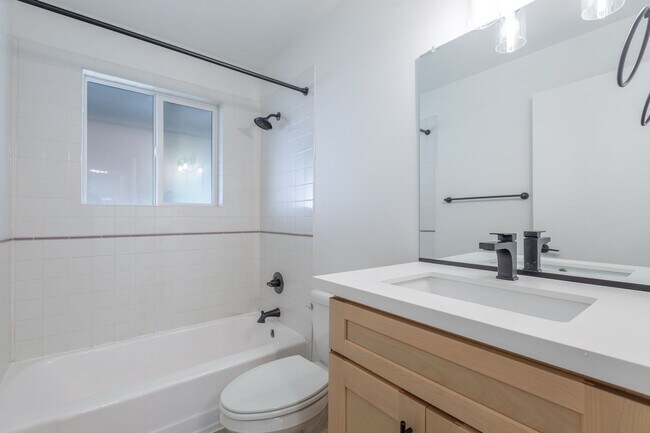 Building Photo - Crowne Pointe Apartment Homes