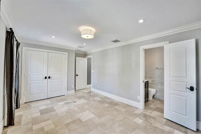 Building Photo - 1744 SE 9th St