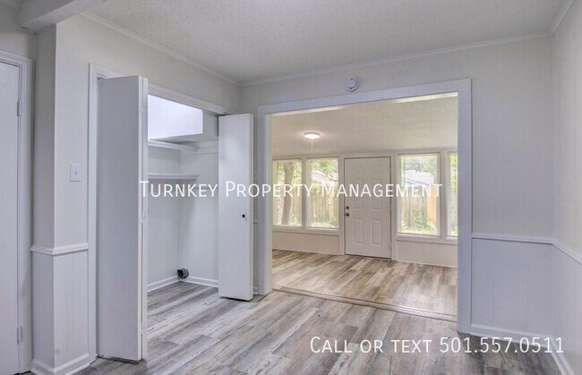 Building Photo - 1605 Pickering Dr