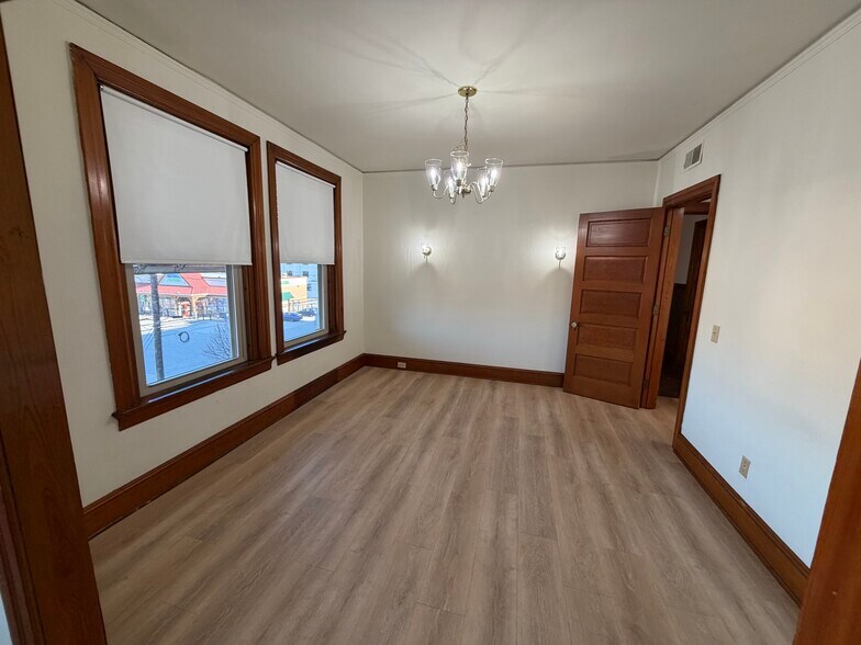 Building Photo - 3 E Chestnut St