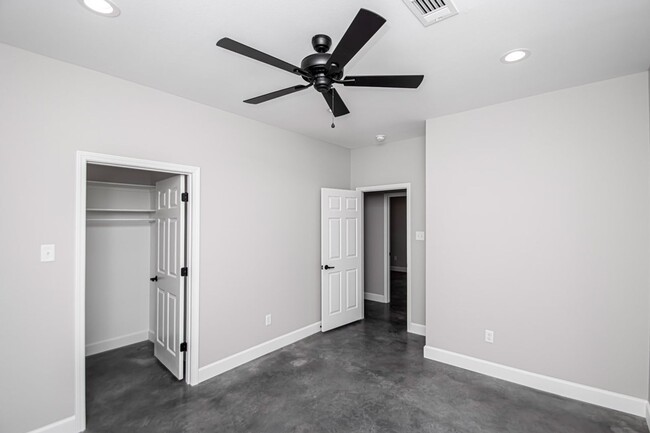 Building Photo - 1621 Wilson Rd