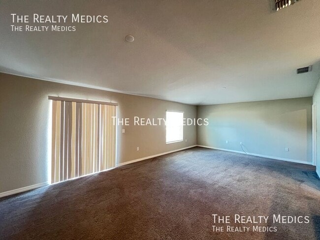 Building Photo - 13063 SW 43rd Ave Rd