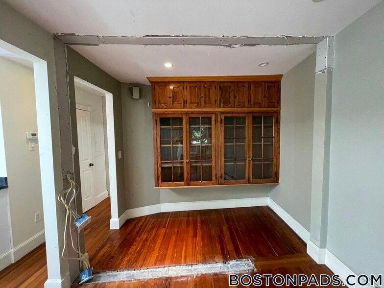 Building Photo - 151 Highland St