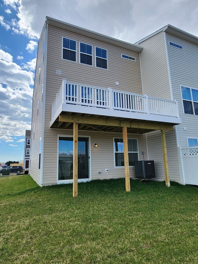 Building Photo - New Construction Townhome in Middletown