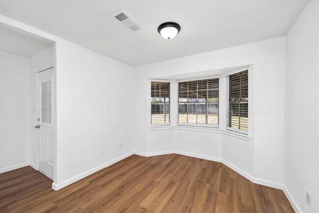Building Photo - 12711 Shady Knoll Ln