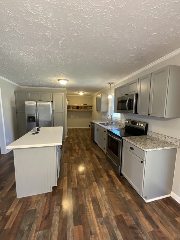 Building Photo - 301 Richard St