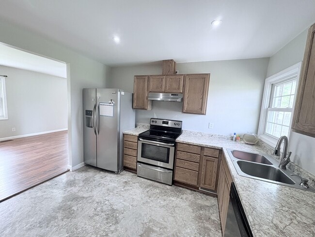 Building Photo - 109 Sheffield Rd