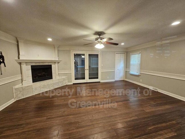 Building Photo - 2215 E Lee Rd
