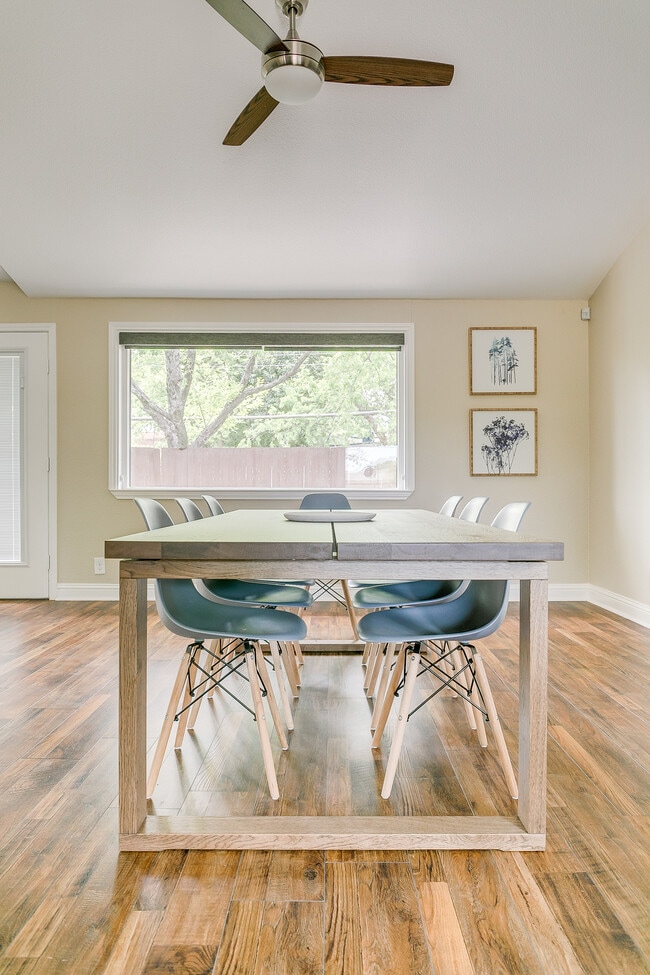 Building Photo - 12005 Cromwell Dr