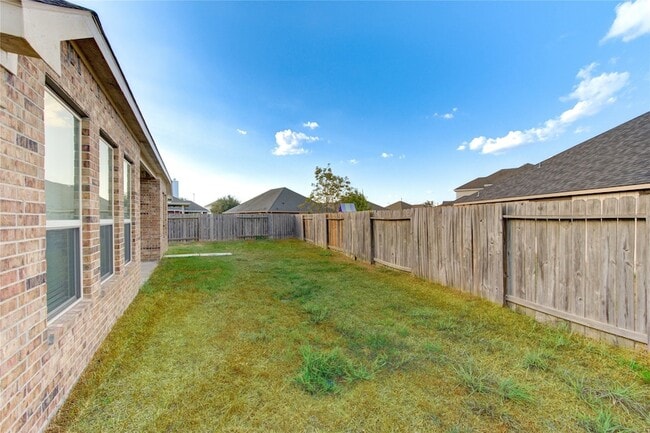 Building Photo - 6519 Point Hollow Ln