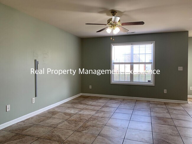 Building Photo - Lovely 2 Story Home In Raleigh, Available December 15th!