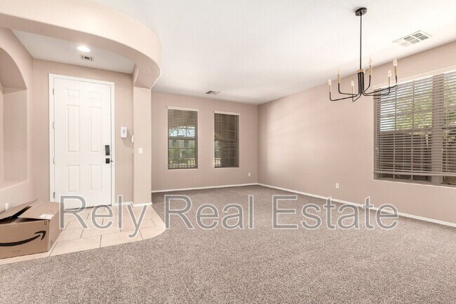 Building Photo - 15204 W Westview Dr