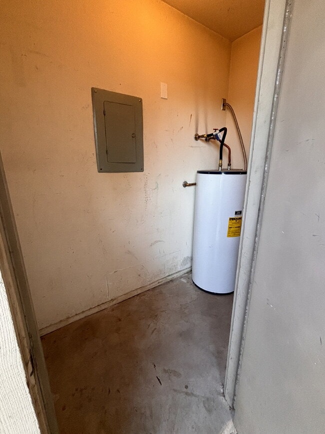 Building Photo - Coming Soon! Old Town Scottsdale Townhouse...