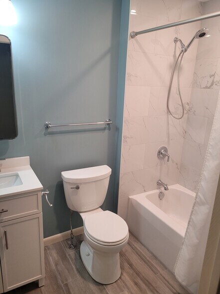 New tub - 165 Pheasant Ln