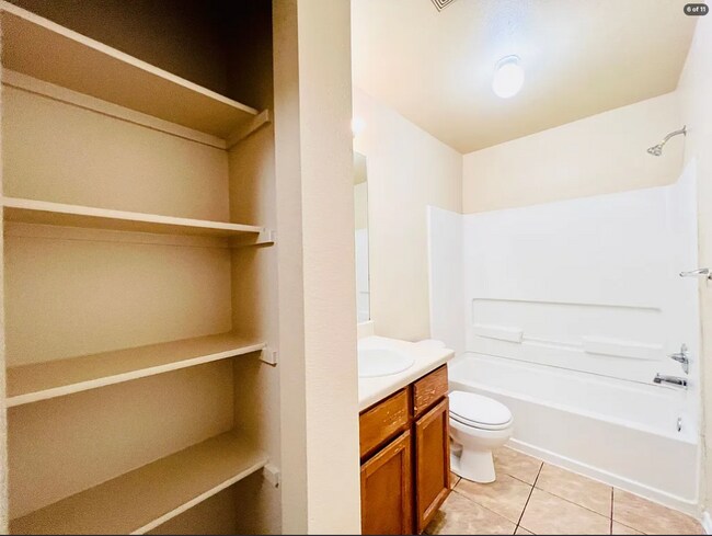 Building Photo - 10718 Mathom Landing