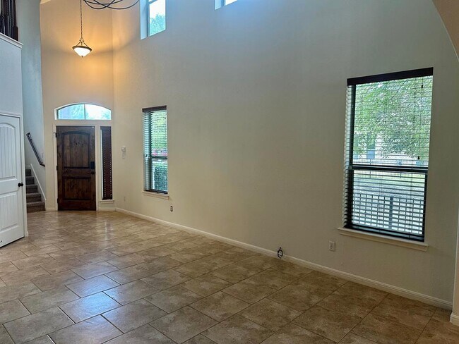 Building Photo - 7233 Menchaca Rd