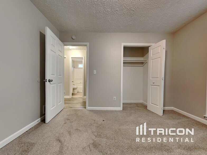 Building Photo - 40 Fair Ridge Ct