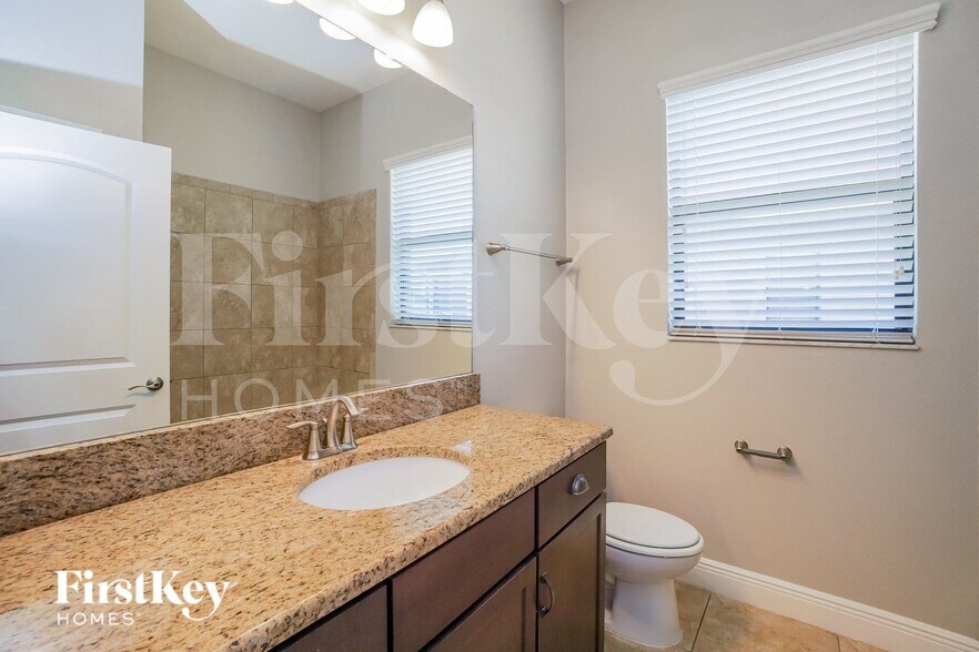 Building Photo - 12414 Drakefield Dr