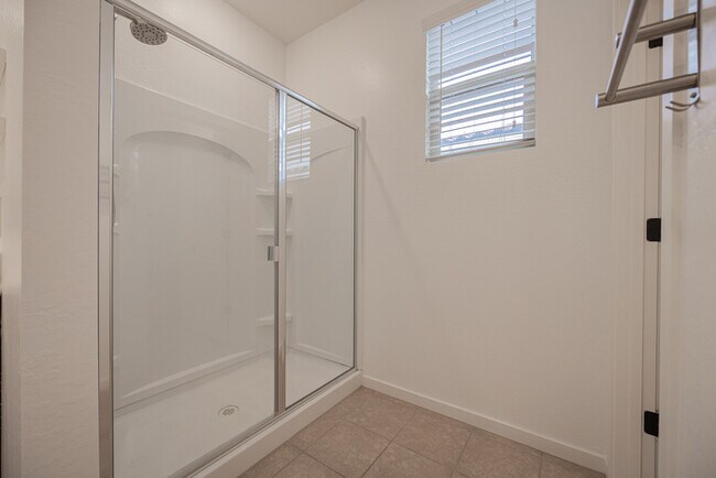 Building Photo - 12448 W Gardenia Ct