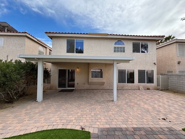 Building Photo - Beautiful two-story home with 4 BED / 2.5 BATH w Loft located in Henderson Nevada!