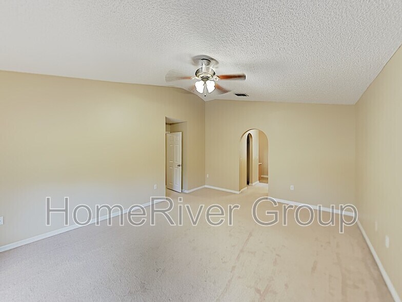 Building Photo - 2215 Canopy Dr