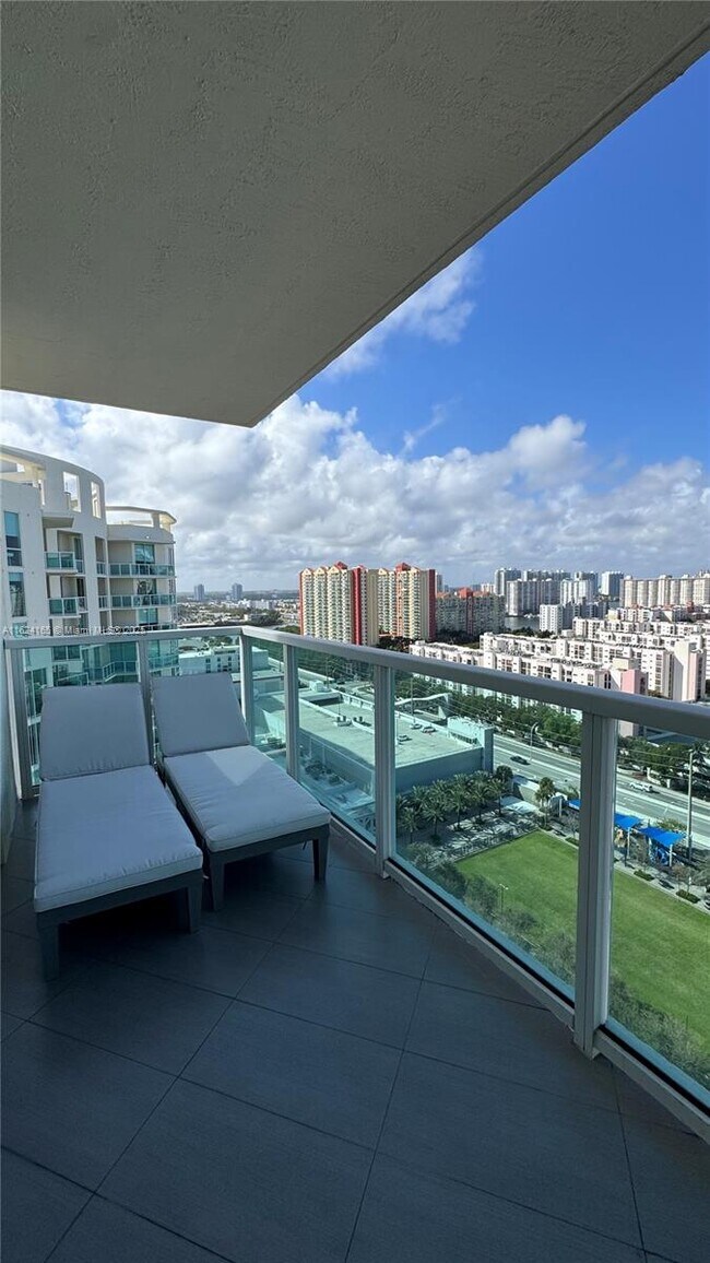 Building Photo - 150 Sunny Isles Blvd