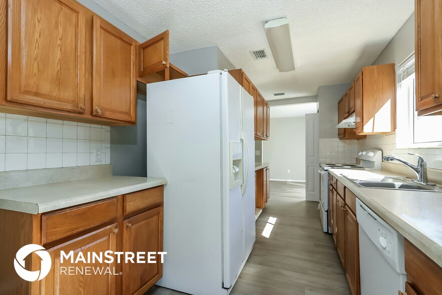 Building Photo - 3182 SE East Blackwell Dr