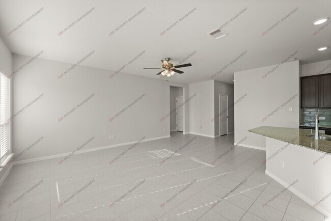 Building Photo - 725 Gingham Trl