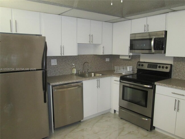 Building Photo - 251 174th St