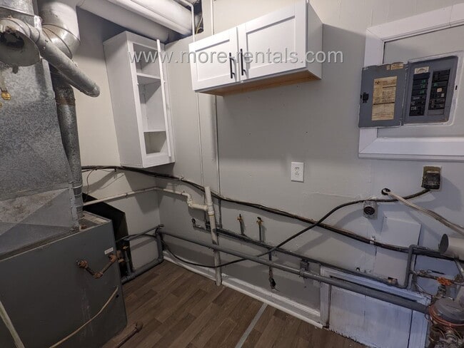 Building Photo - Newly remodeled house on a dead-end street