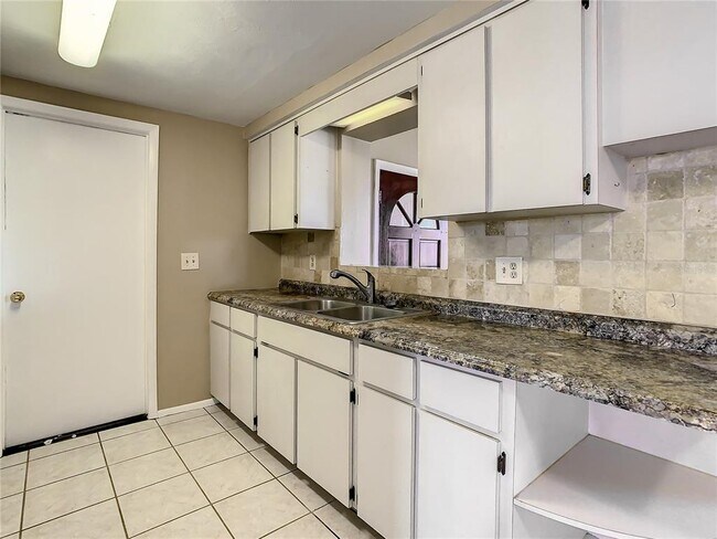 Building Photo - 5319 Drift Tide Dr