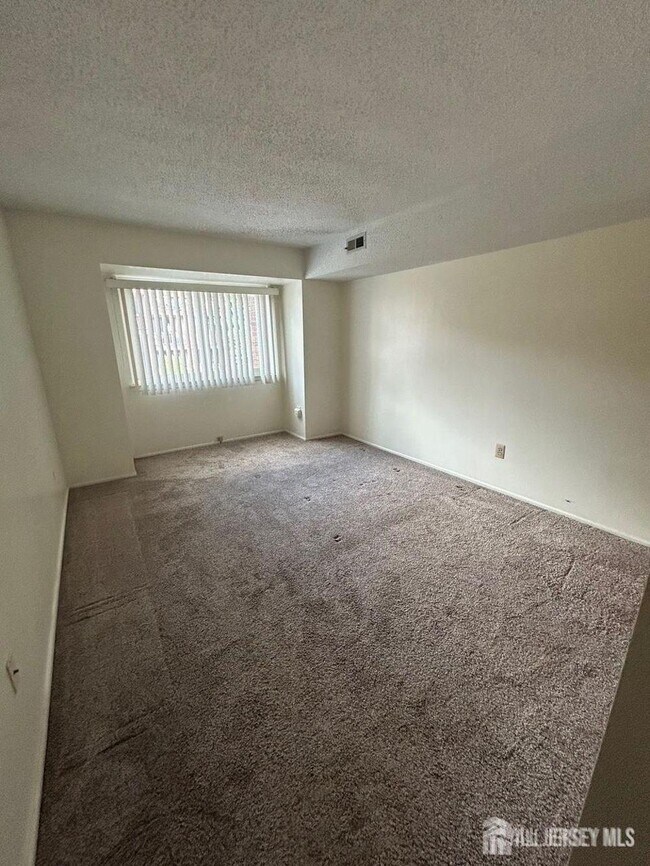 Building Photo - 517 Edison Glen Terrace