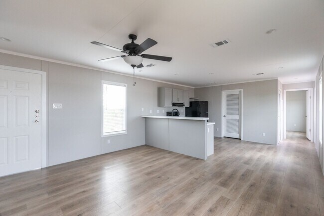 Building Photo - 178 Meadow Ln