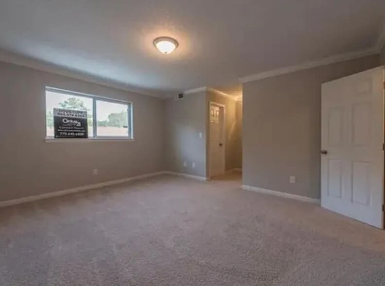 Building Photo - Room in Townhome on Cardigan Cir