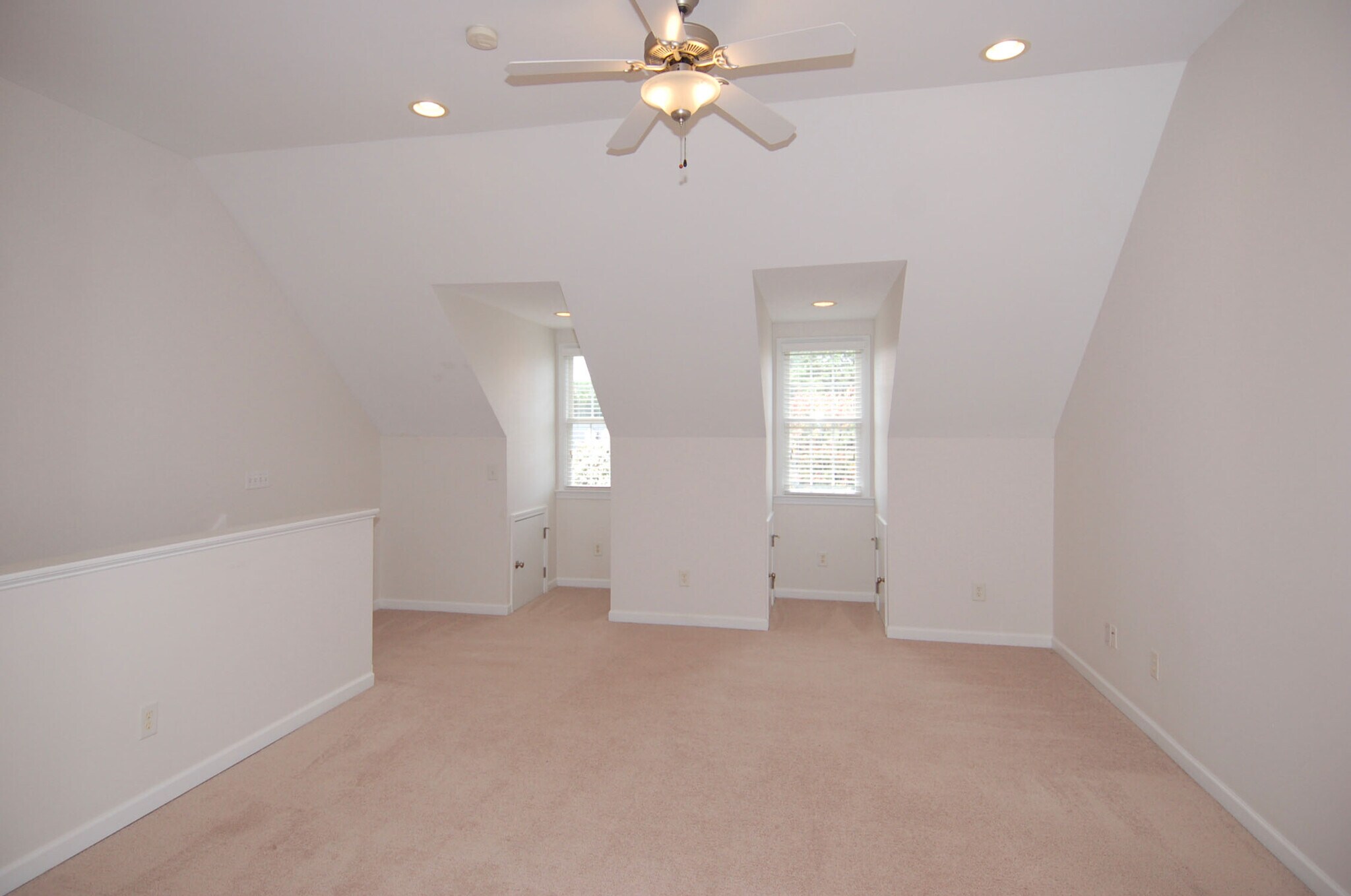 Building Photo - 133 Old Grove Ln