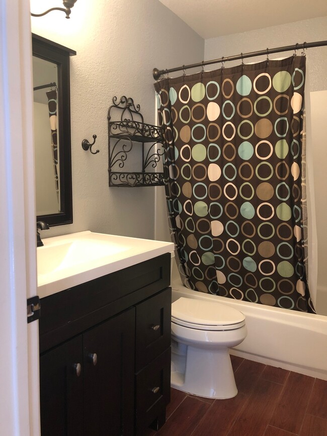 Building Photo - 3 BED 2 BATH HOME W/ UPGRADES ON CUL-DE-SAC