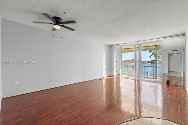 Building Photo - 3020 Marcos Dr