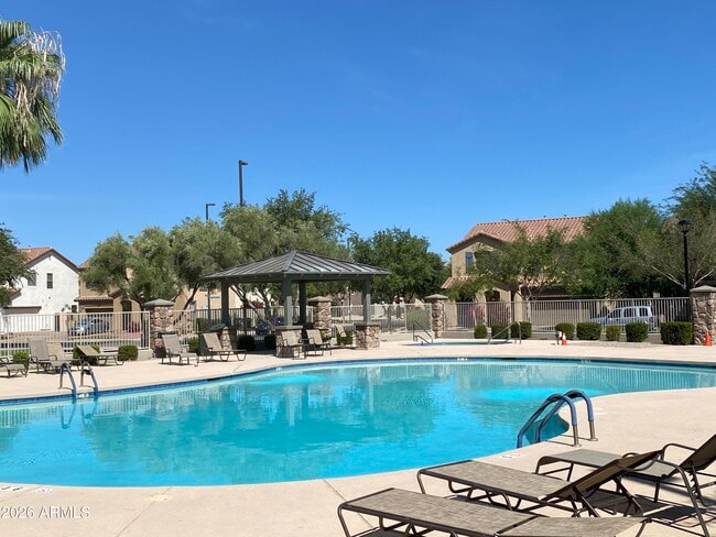 Building Photo - 1999 S Swan Dr