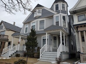 Building Photo - Historic eastside townhome