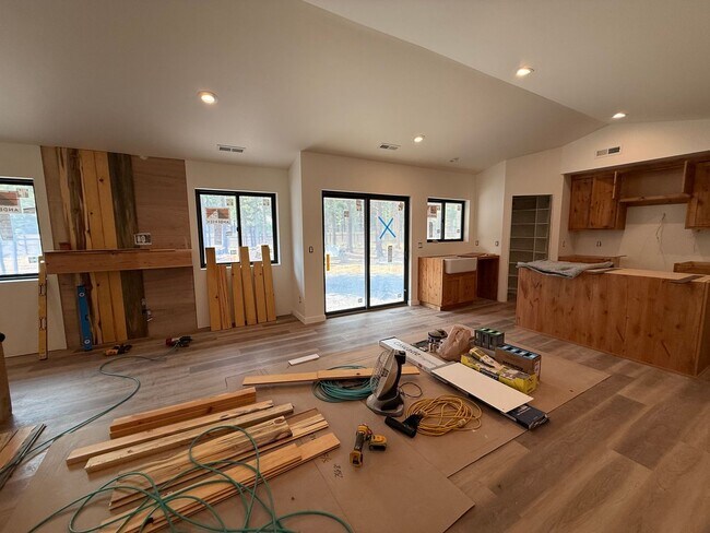 Building Photo - Custom Home on 1.6 Acres | 1,600 SF Shop | 26 Acres of River Access | Backs to BLM