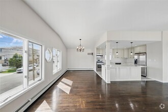 Building Photo - 468 Nassau Ave