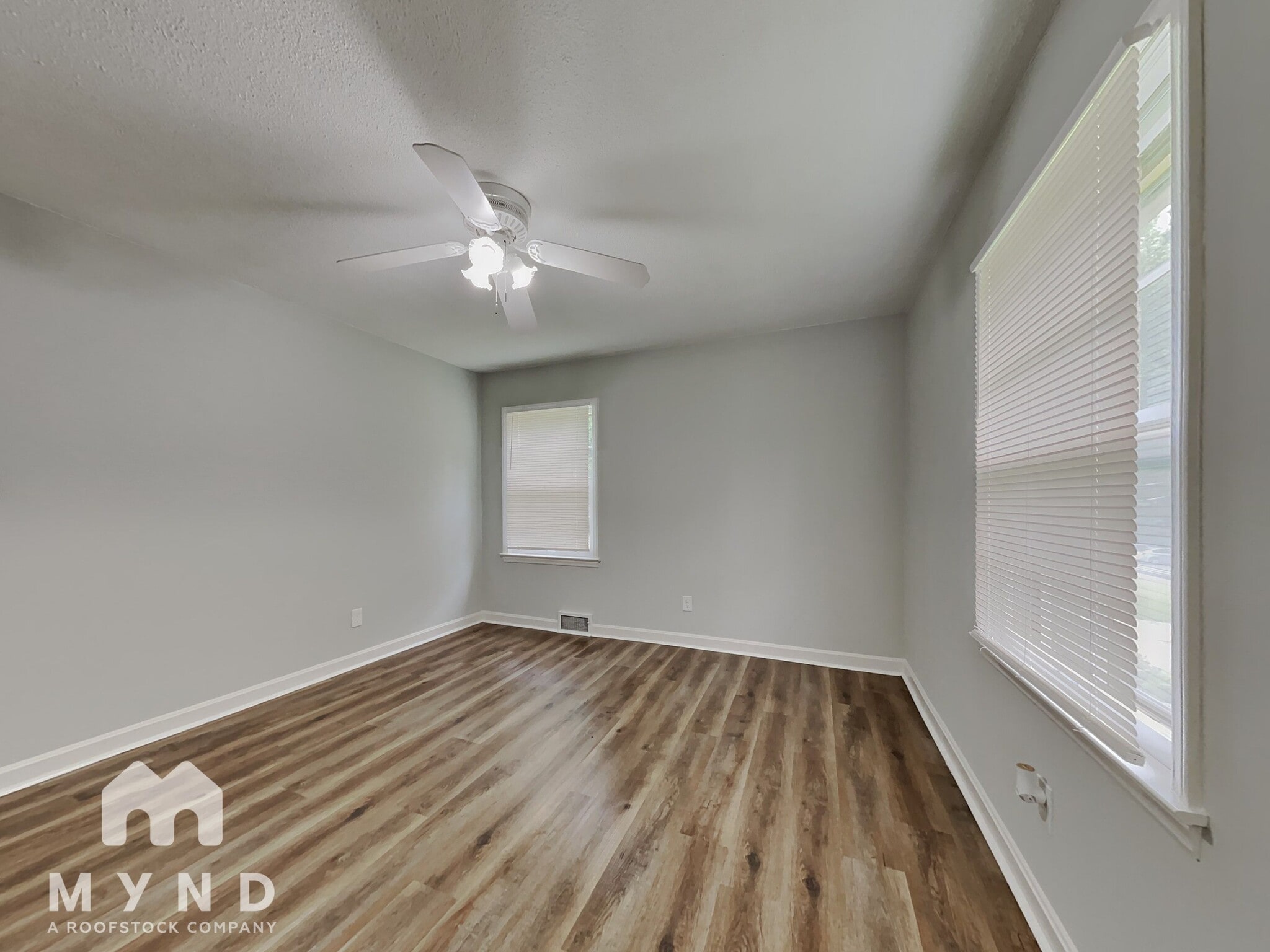 Building Photo - 1439 Sherwood Dr