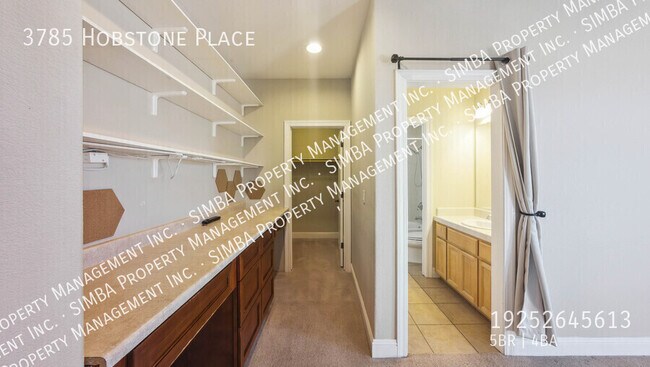 Building Photo - 3785 Hobstone Pl