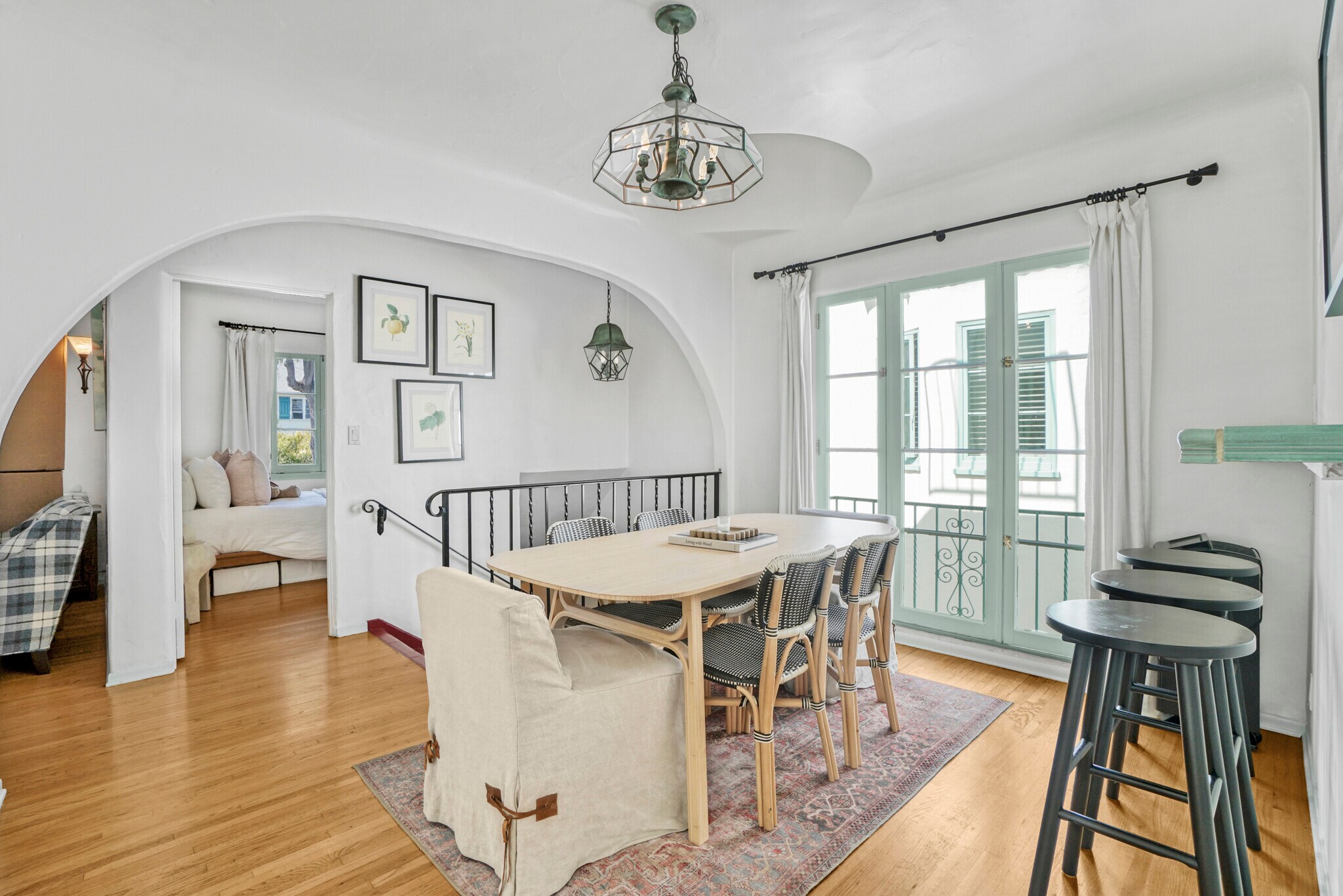 Dining Room - 2000 Washington Ave