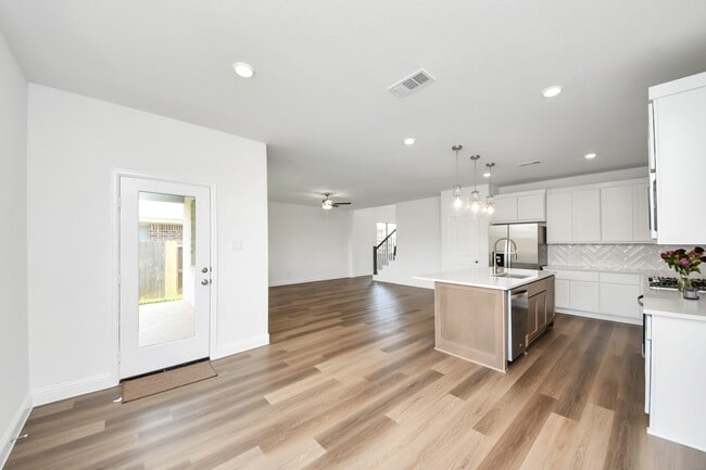 Building Photo - 4042 Colony Ln
