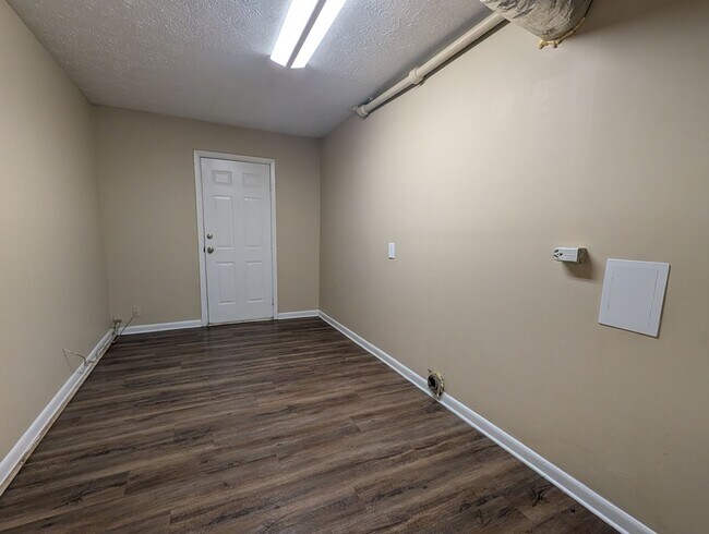 Building Photo - 6038 mh