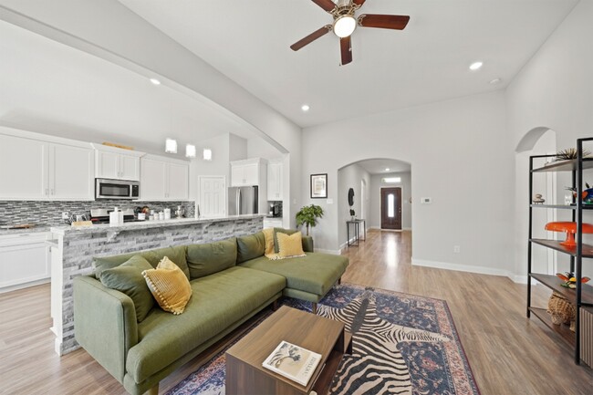 Building Photo - 5602 Belmark St